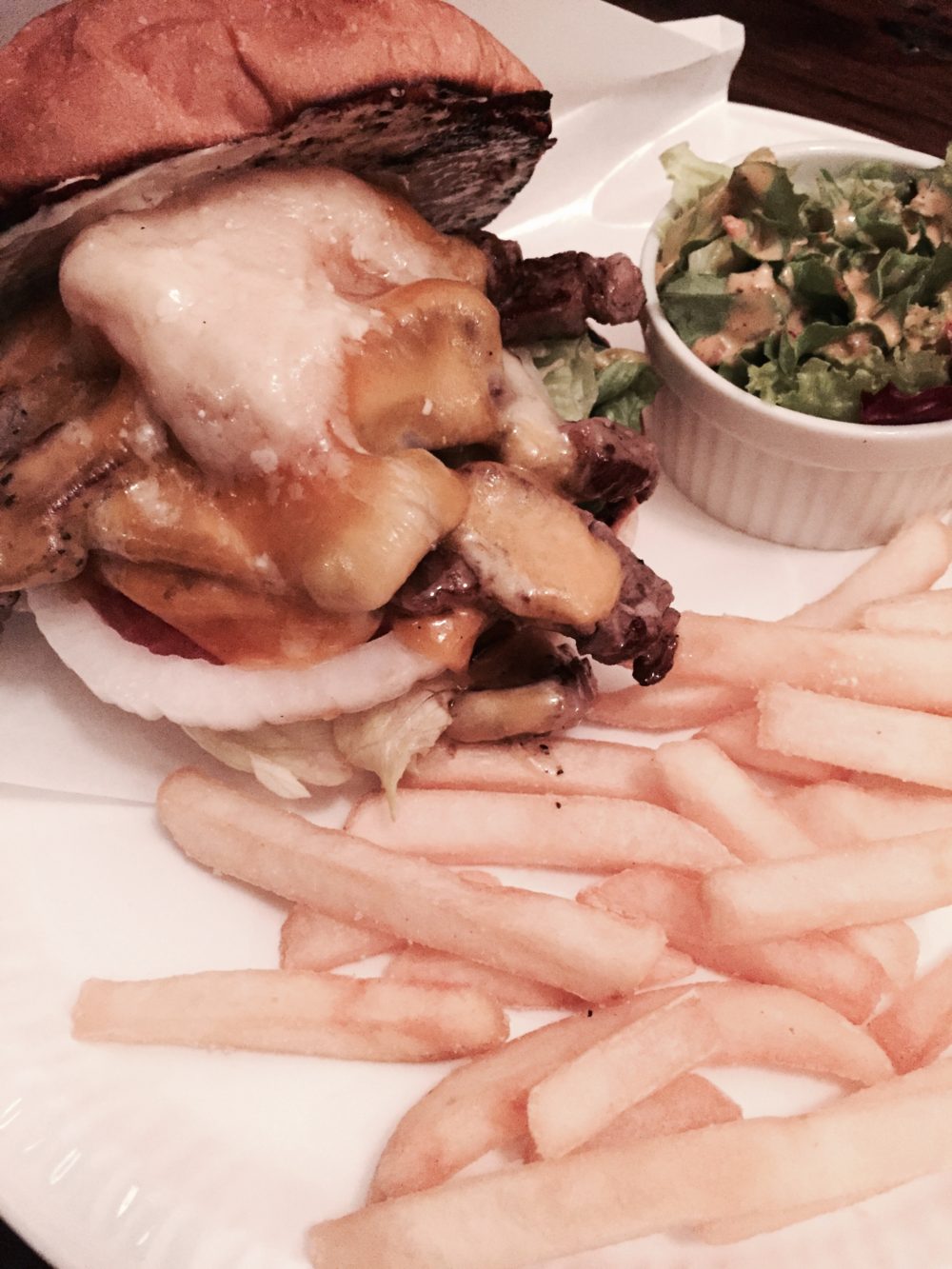 ハンバーガーosatokyo